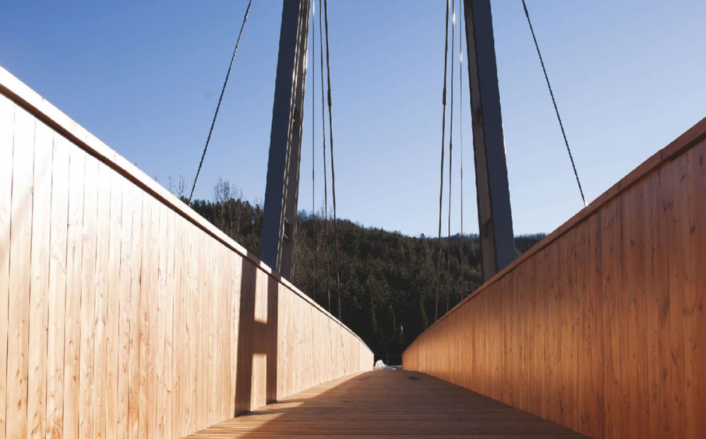 OUTDOOR STRUCTURES WOODEN BRIDGES